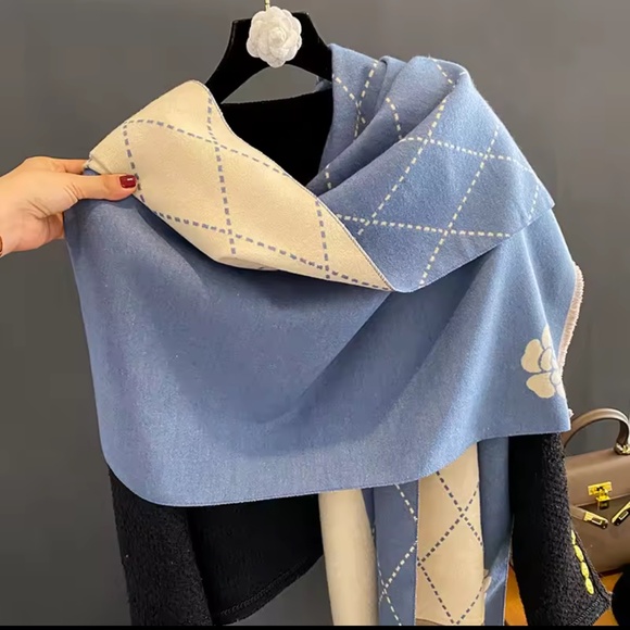 Luxury cashmere scarf - Picture 2 of 5